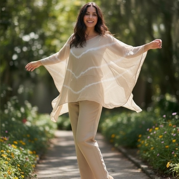 Bella France Top Sheer with Underlay Beige White Mid-Sleeve - Picture 3 of 15